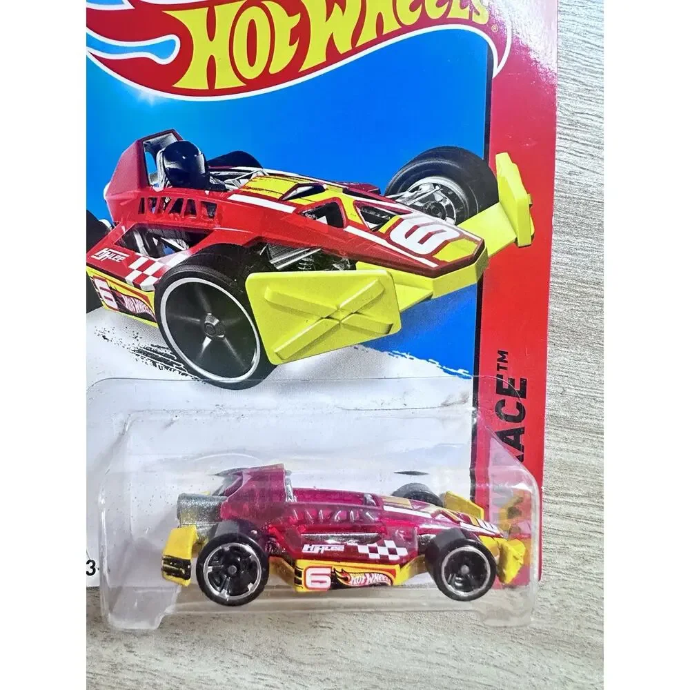 HOT WHEELS 2015 HW RACE Super Chromes #162/250 Arrow Dynamic Hotwheels